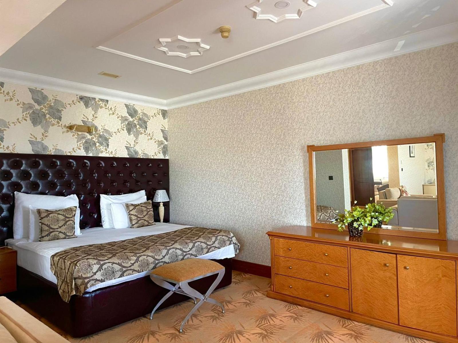 Grand Hotel Europe Baku Exteriör bild