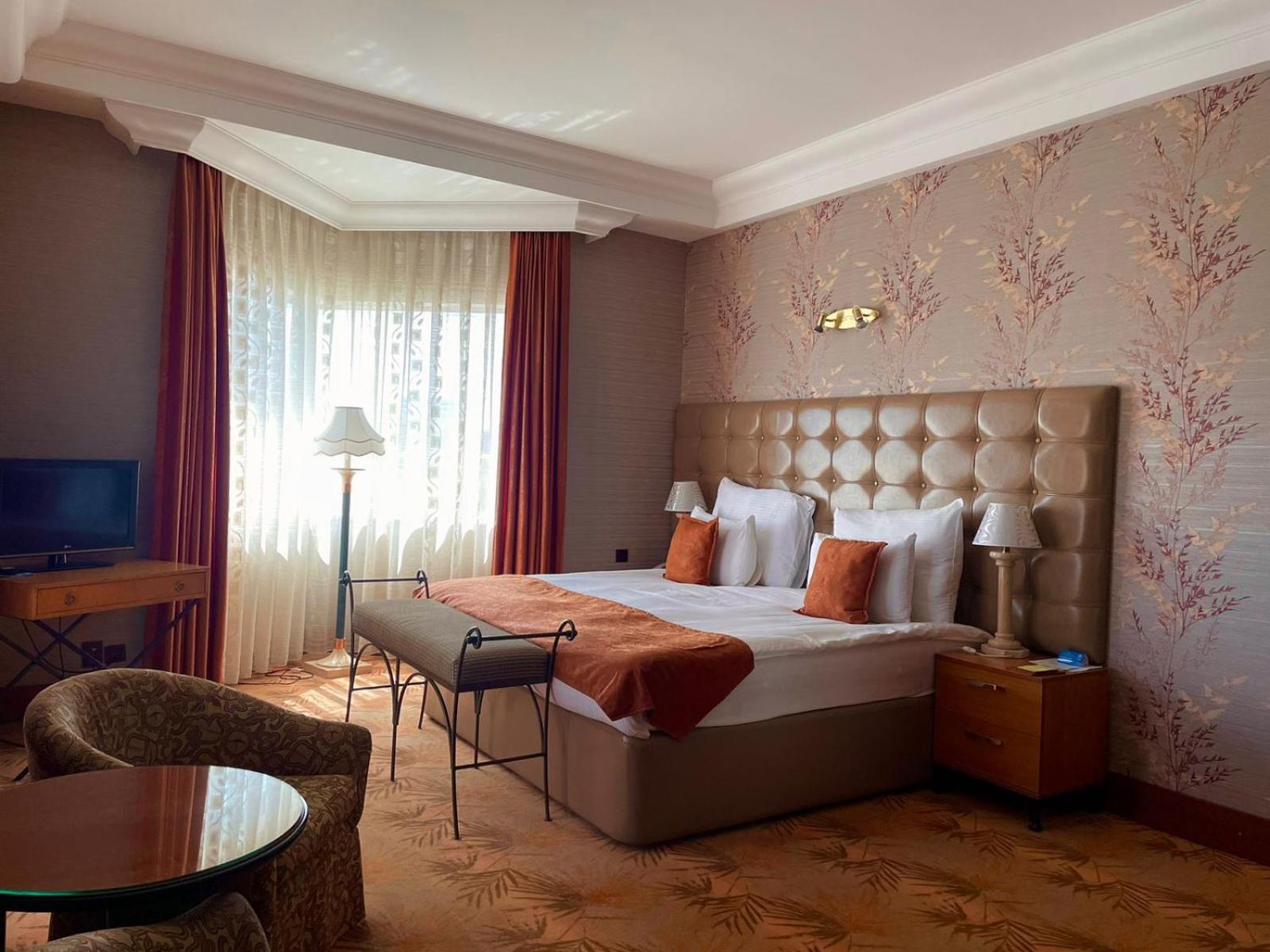 Grand Hotel Europe Baku Exteriör bild