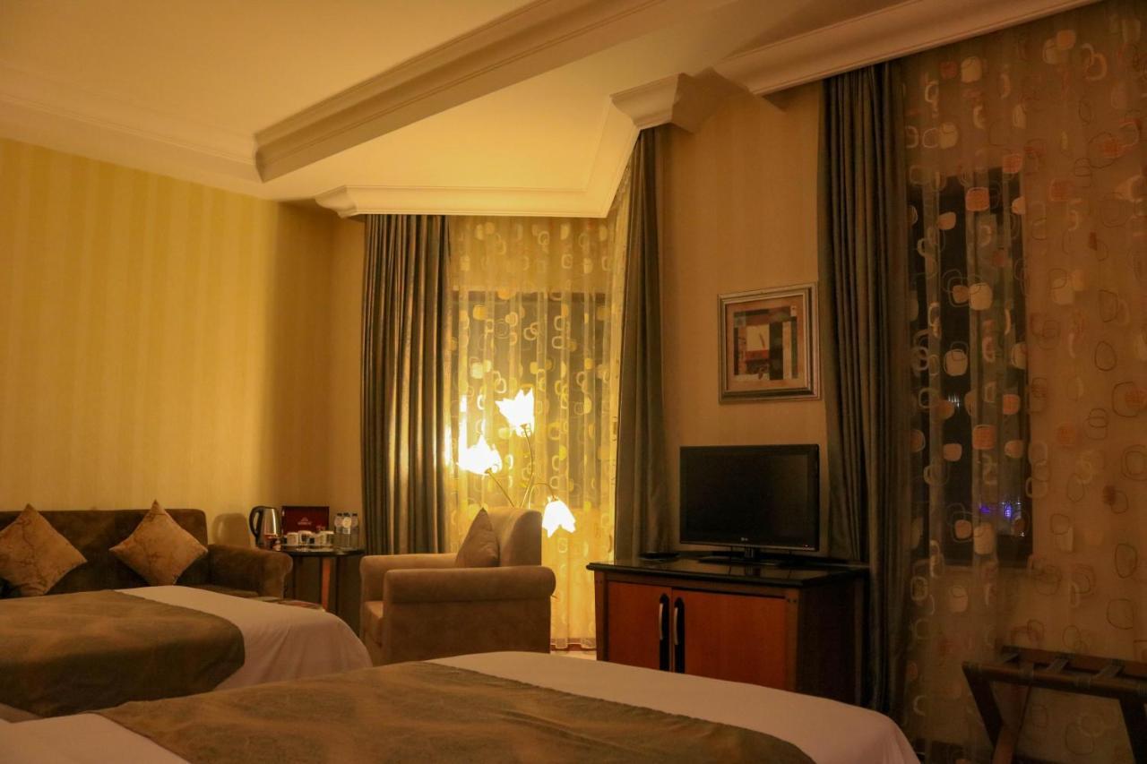 Grand Hotel Europe Baku Exteriör bild
