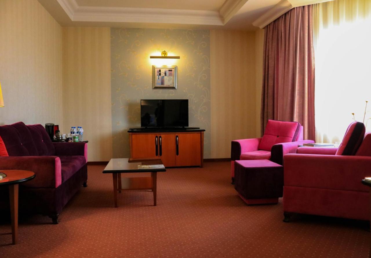 Grand Hotel Europe Baku Exteriör bild
